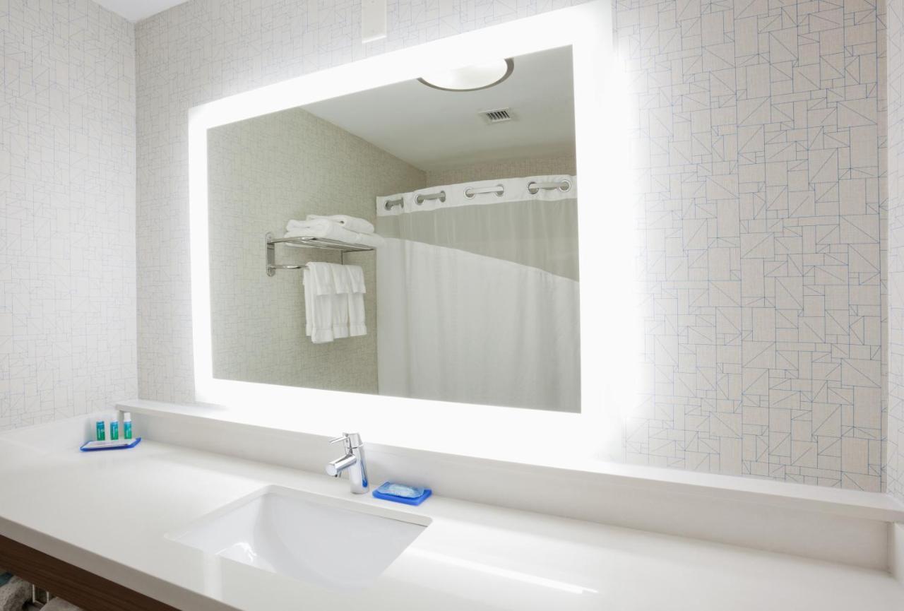 Holiday Inn Express Hotel & Suites Fort Collins By Ihg Kültér fotó